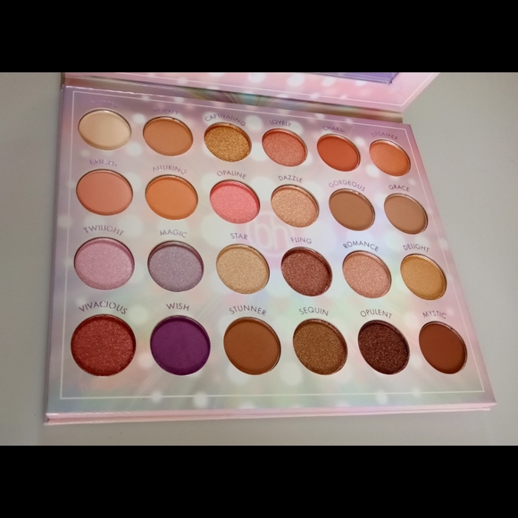 (RELISTED) ✨ HP ✨ BH Cosmetics ✨ Opalescent Palette ✨ - Picture 4 of 9